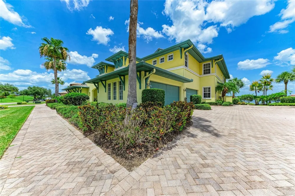 1121 RIVERSCAPE STREET #1121 Bradenton, FL 34208