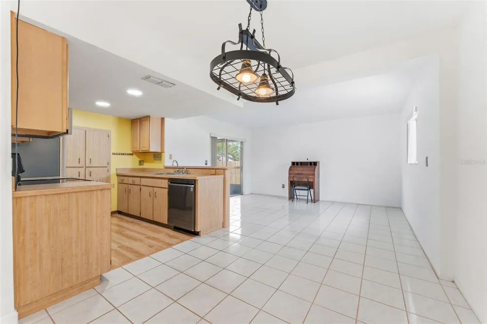 611 TANGERINE DRIVE Oldsmar, FL 34677