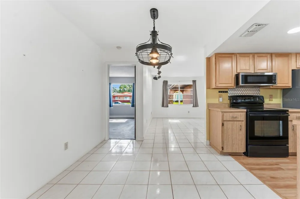 611 TANGERINE DRIVE Oldsmar, FL 34677