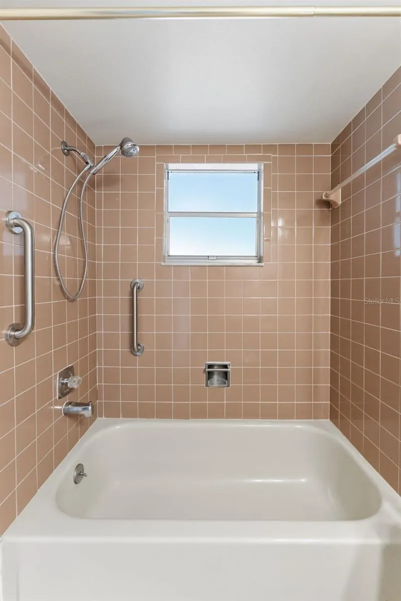 611 TANGERINE DRIVE Oldsmar, FL 34677