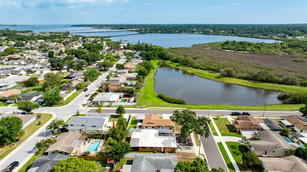 611 TANGERINE DRIVE Oldsmar, FL 34677