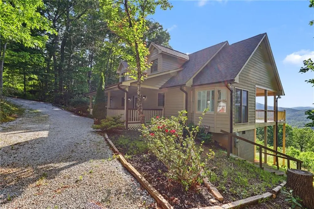 734 Long Laurel Ridge Drive Lakemont, GA 30552