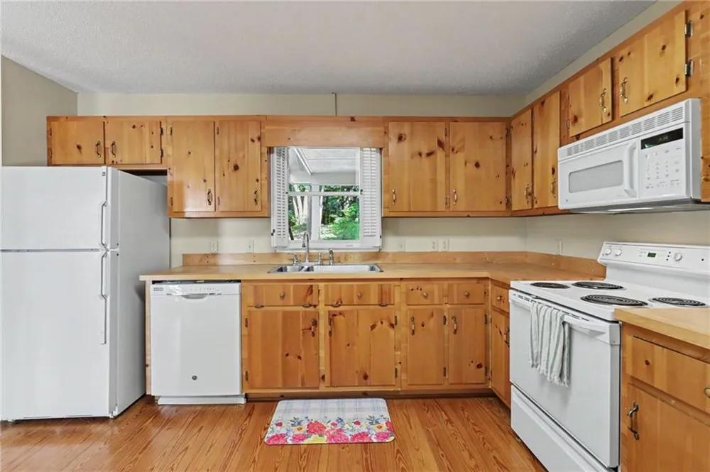 734 Long Laurel Ridge Drive Lakemont, GA 30552