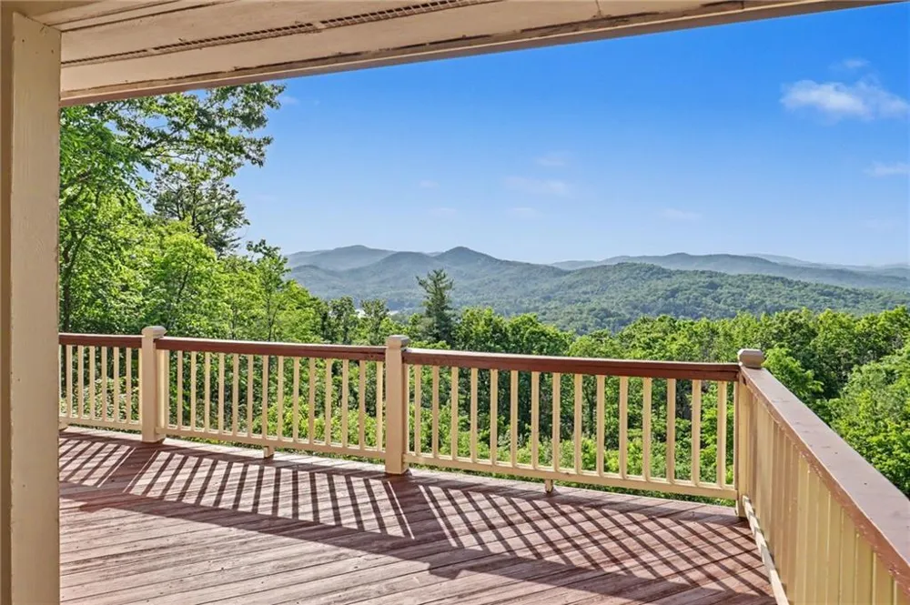 734 Long Laurel Ridge Drive Lakemont, GA 30552