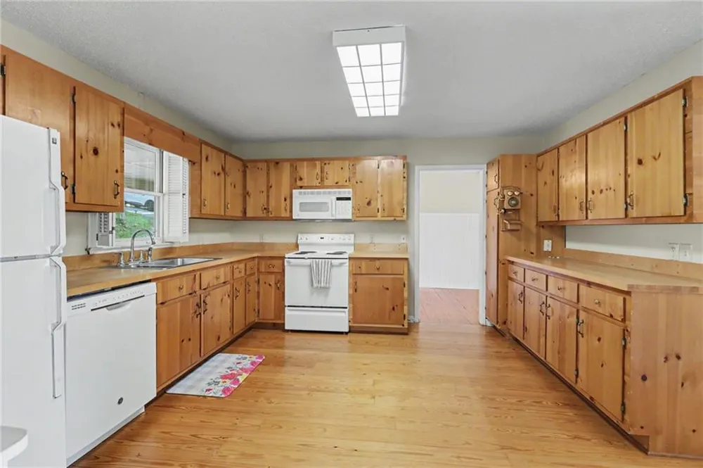 734 Long Laurel Ridge Drive Lakemont, GA 30552