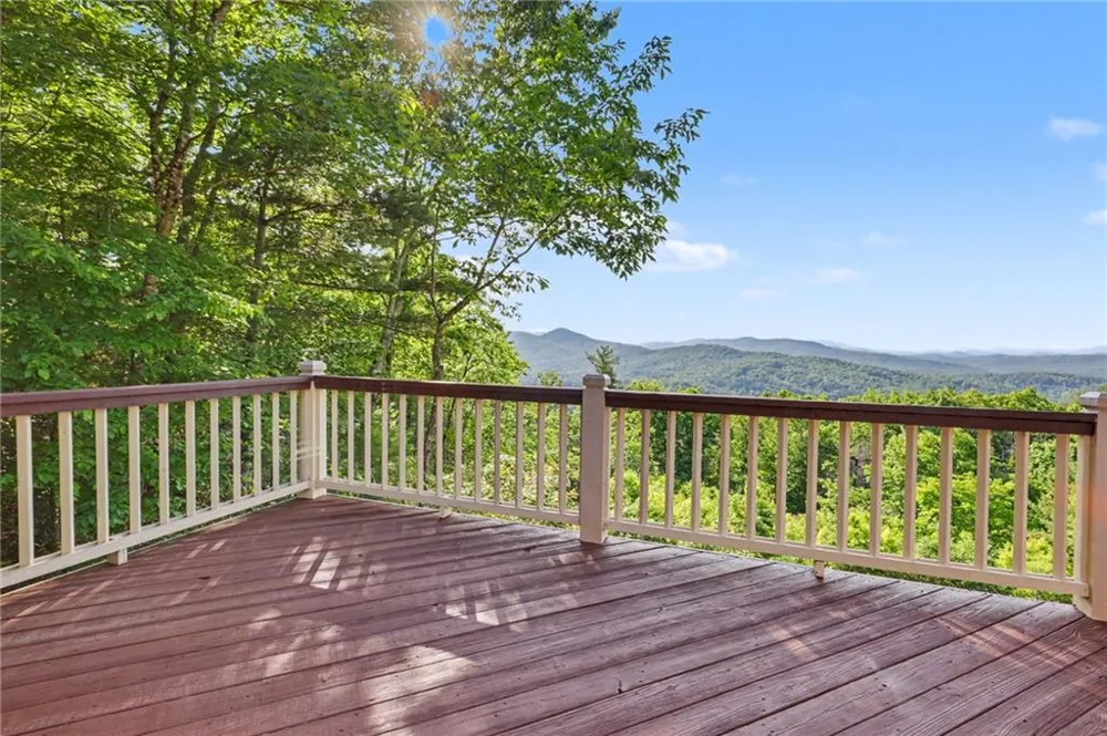 734 Long Laurel Ridge Drive Lakemont, GA 30552