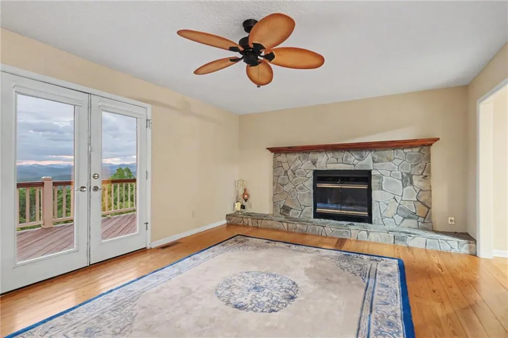 734 Long Laurel Ridge Drive Lakemont, GA 30552