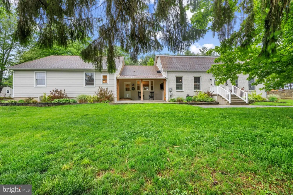 8730 MAPLEVILLE Mount Airy, MD 21771