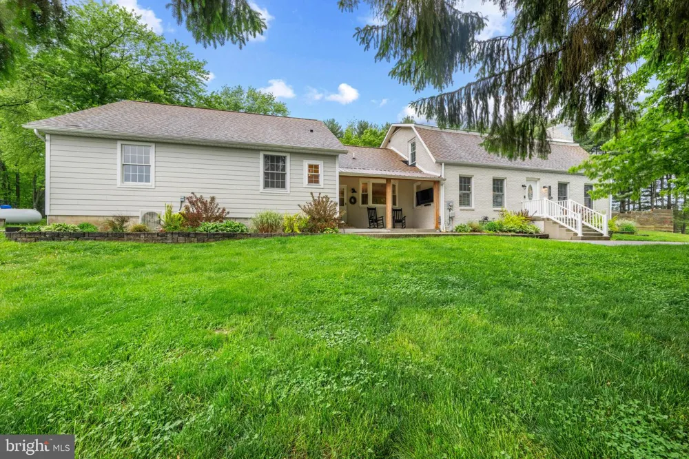 8730 MAPLEVILLE Mount Airy, MD 21771