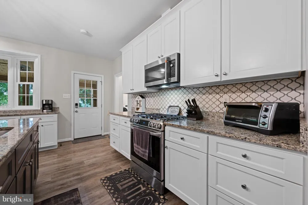 8730 MAPLEVILLE Mount Airy, MD 21771