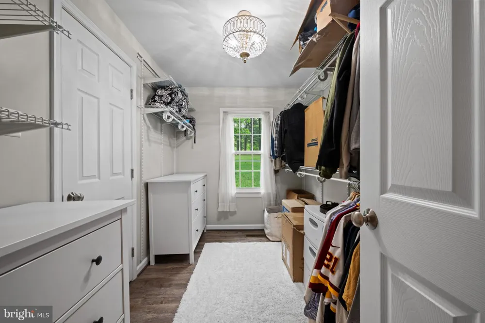 8730 MAPLEVILLE Mount Airy, MD 21771