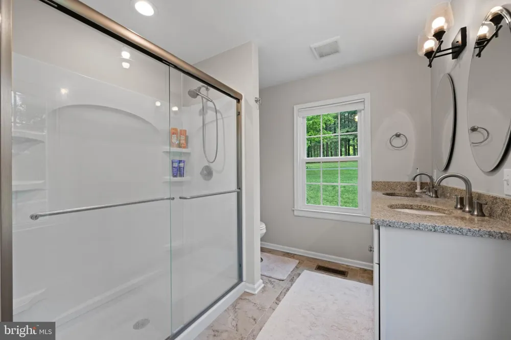8730 MAPLEVILLE Mount Airy, MD 21771
