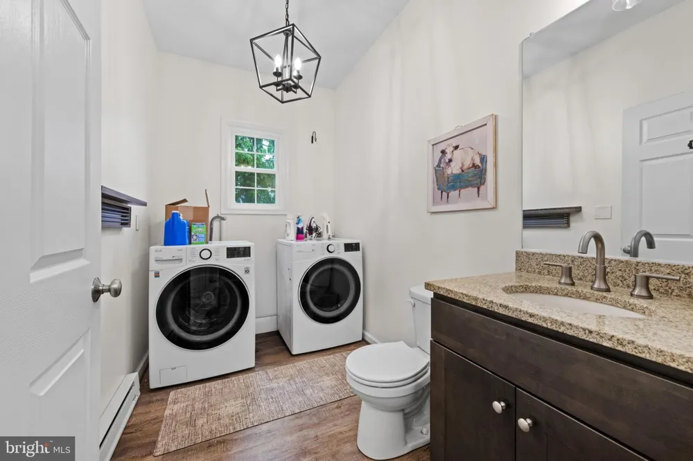 8730 MAPLEVILLE Mount Airy, MD 21771