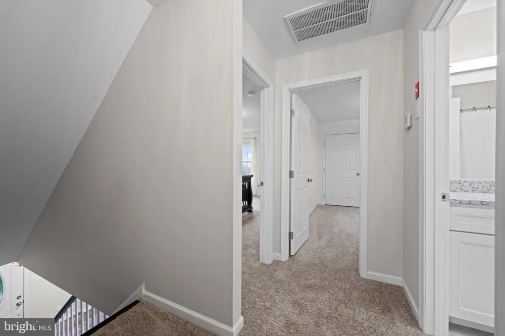 8730 MAPLEVILLE Mount Airy, MD 21771