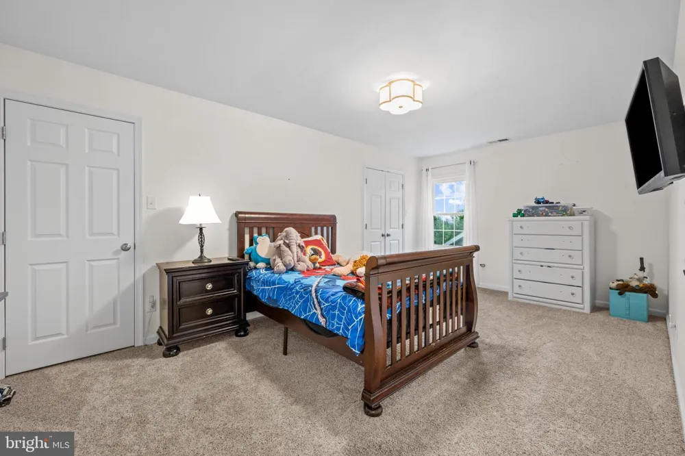 8730 MAPLEVILLE Mount Airy, MD 21771