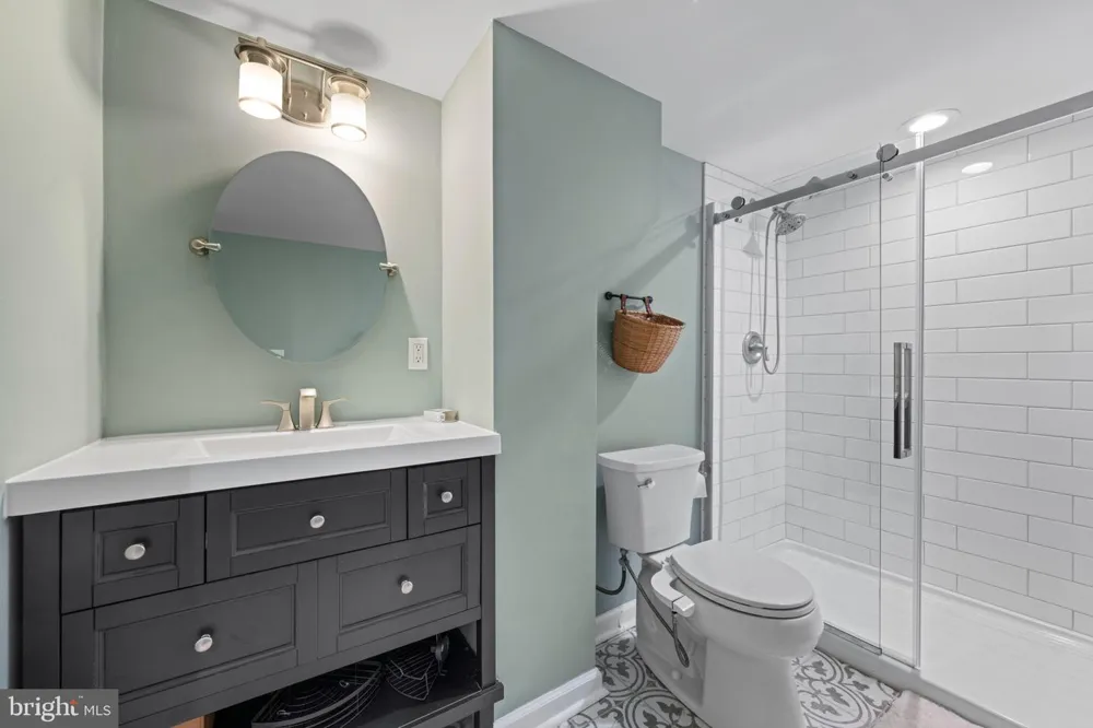 8730 MAPLEVILLE Mount Airy, MD 21771