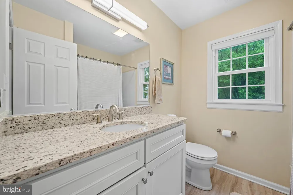 8730 MAPLEVILLE Mount Airy, MD 21771