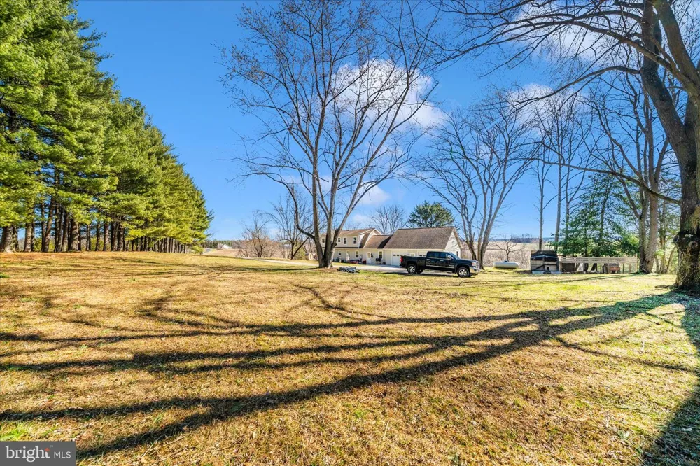 8730 MAPLEVILLE Mount Airy, MD 21771