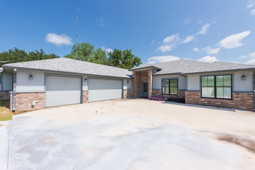 313 Lakeshore Drive Sandia, TX 78383
