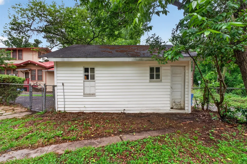 106 Washington Place S Marshall, TX 75670
