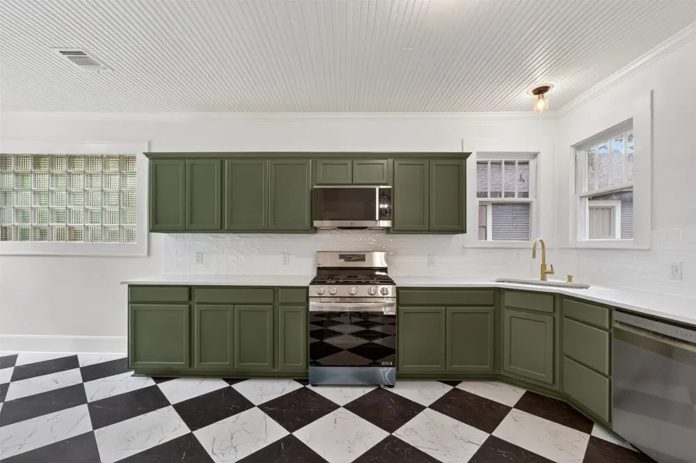 106 Washington Place S Marshall, TX 75670