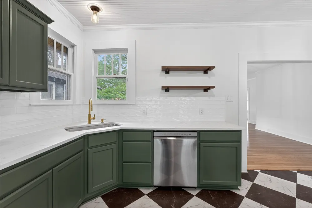 106 Washington Place S Marshall, TX 75670