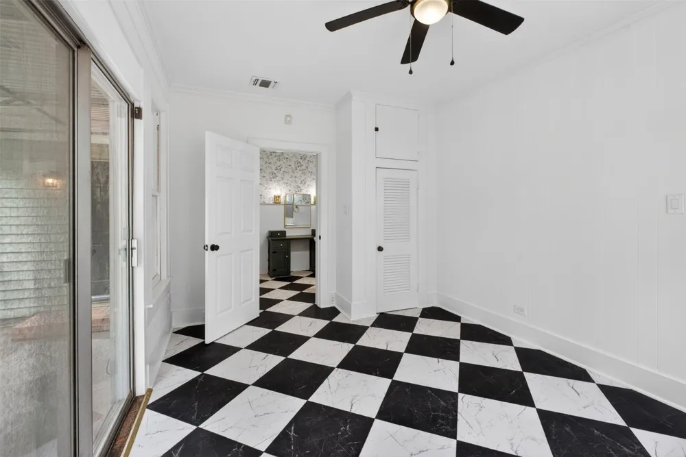 106 Washington Place S Marshall, TX 75670