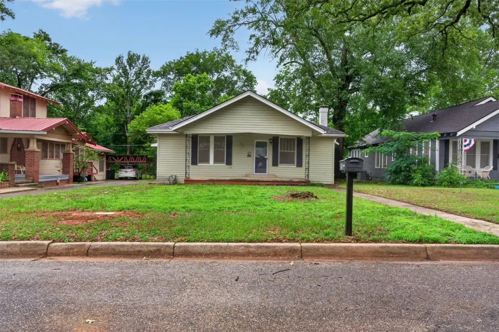106 Washington Place S Marshall, TX 75670