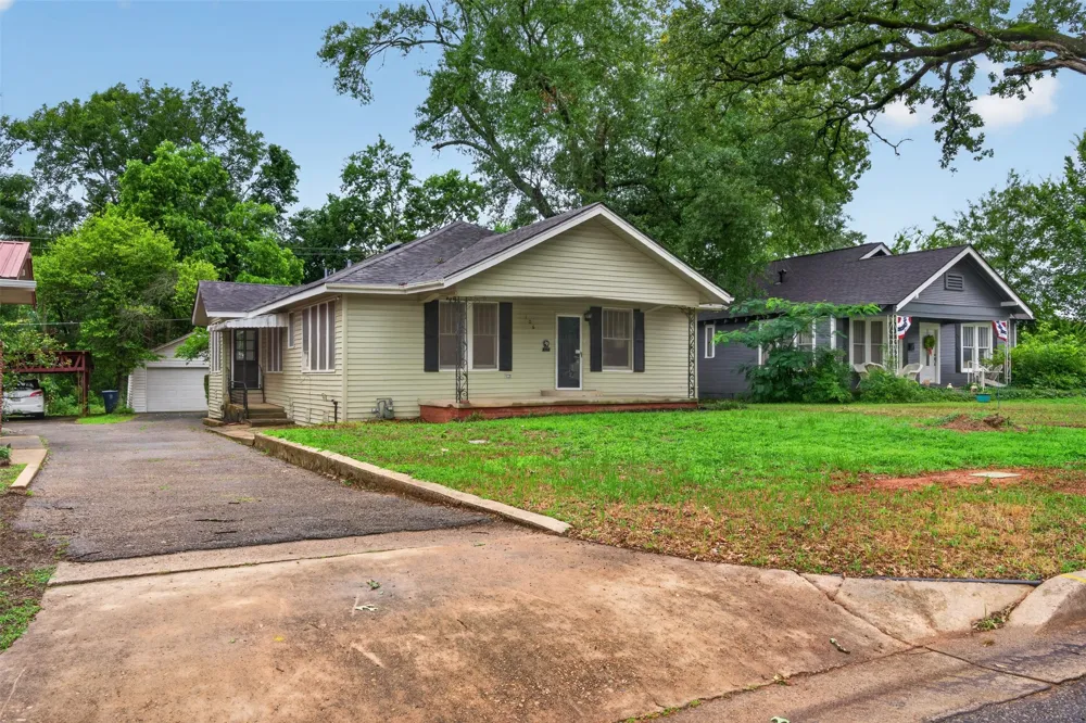 106 Washington Place S Marshall, TX 75670