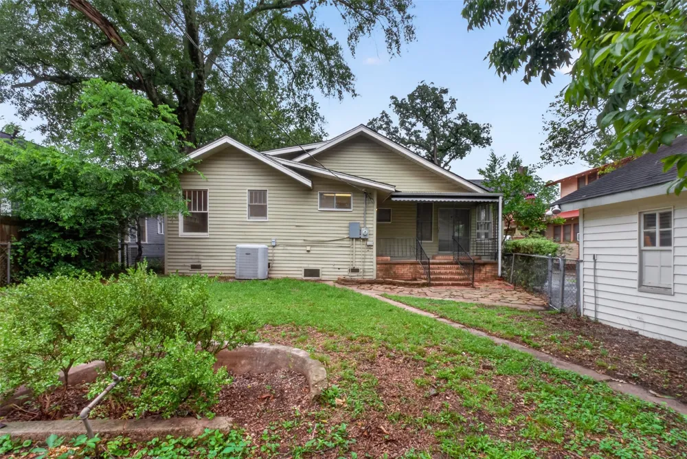 106 Washington Place S Marshall, TX 75670