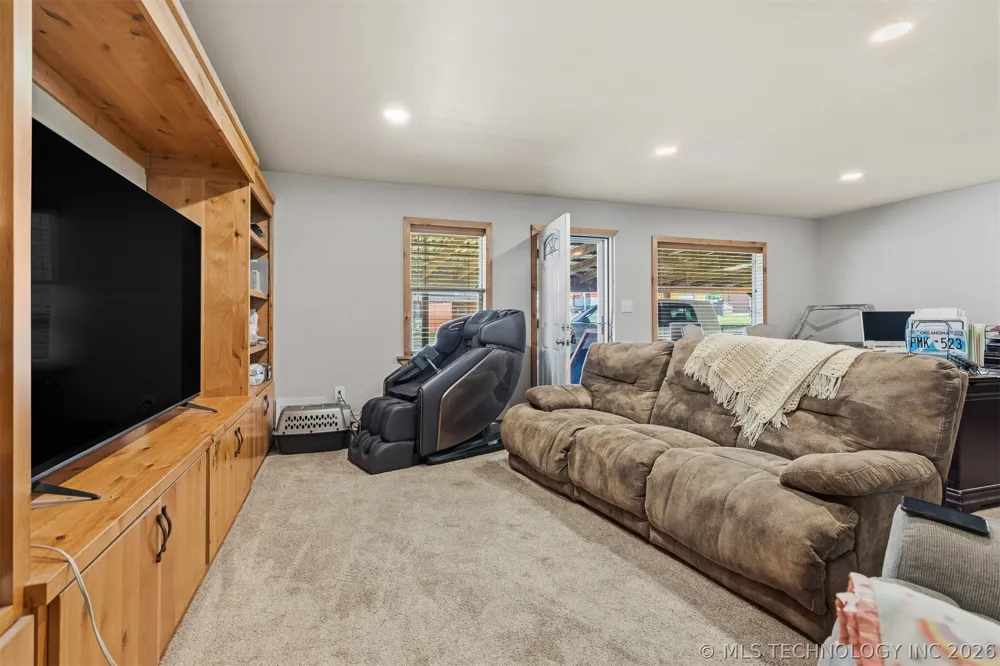 904 W Main Marietta, OK 73448