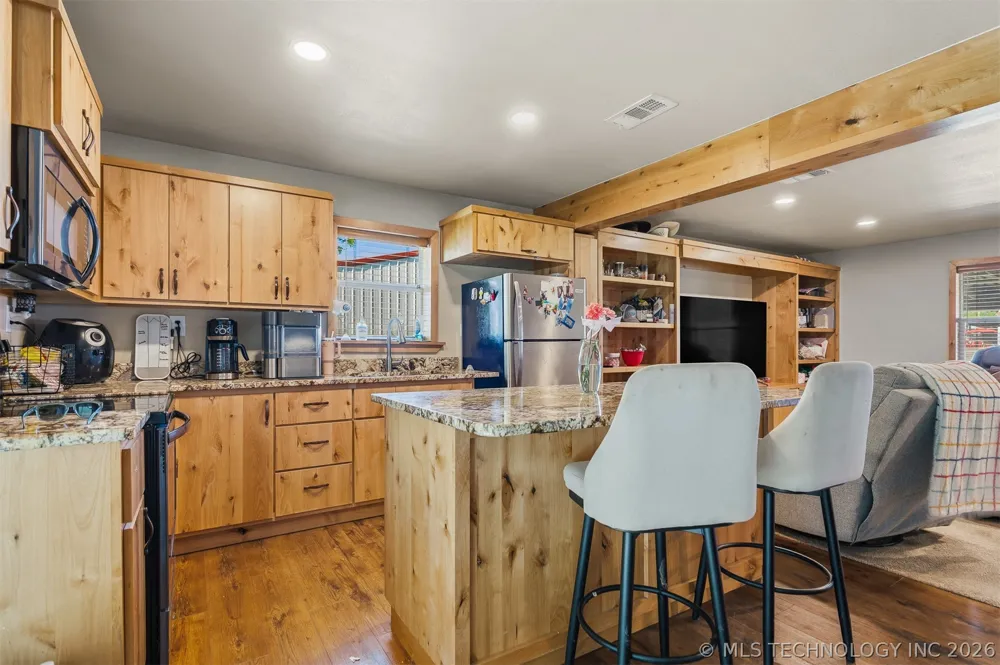 904 W Main Marietta, OK 73448