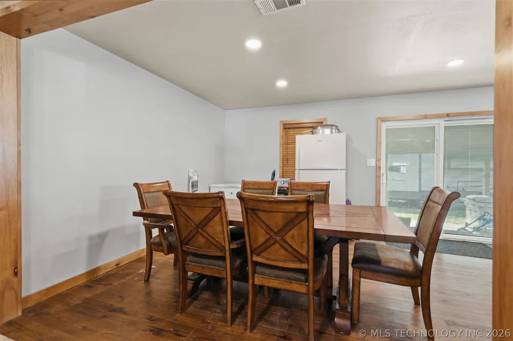 904 W Main Marietta, OK 73448