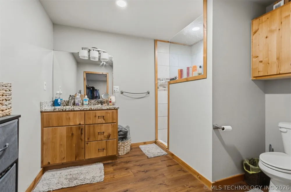 904 W Main Marietta, OK 73448
