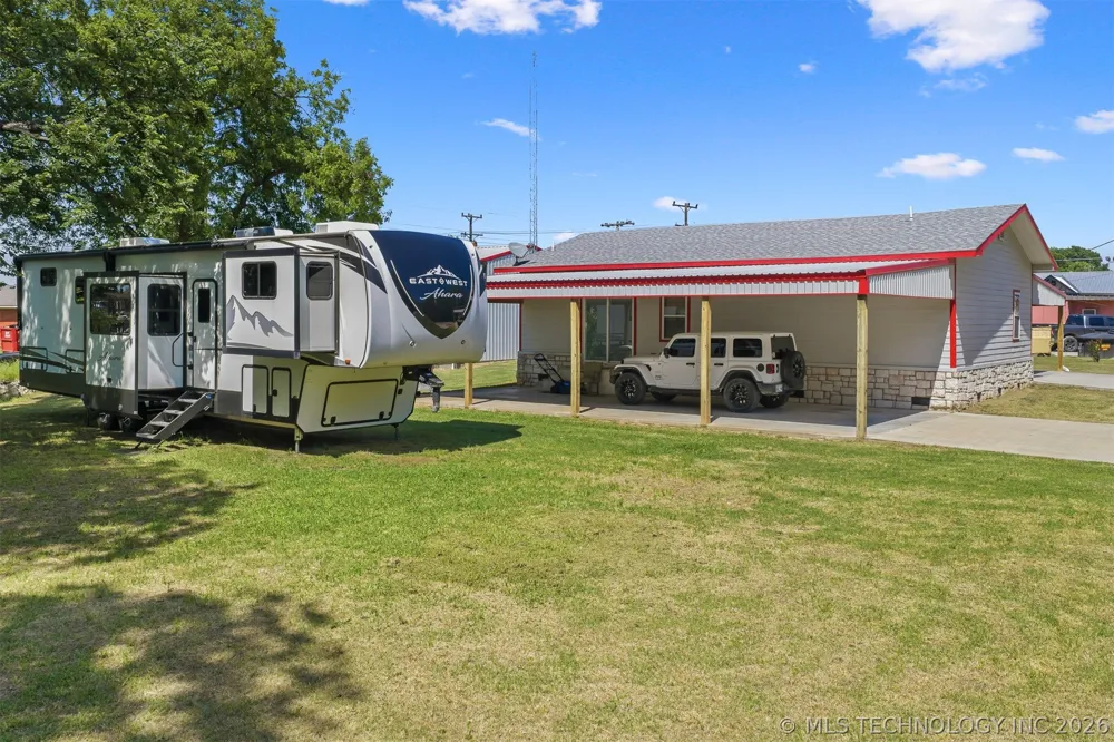 904 W Main Marietta, OK 73448
