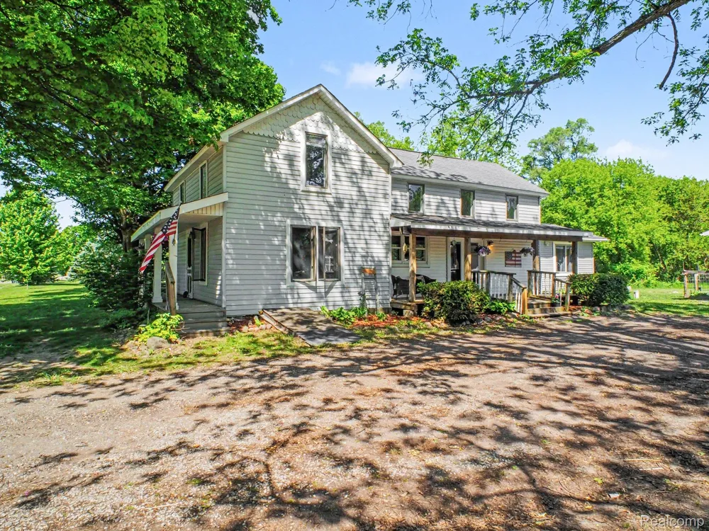 5272 W Frances Road Vienna Charter Township, MI 48420