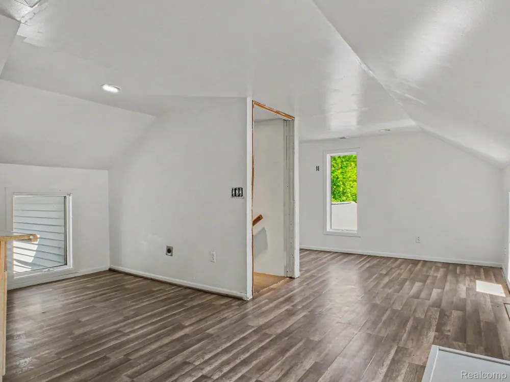 5272 W Frances Road Vienna Charter Township, MI 48420