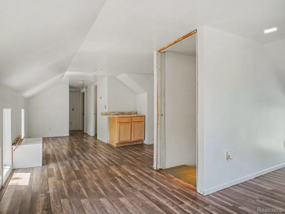 5272 W Frances Road Vienna Charter Township, MI 48420
