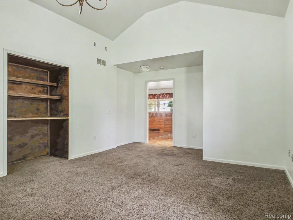 5272 W Frances Road Vienna Charter Township, MI 48420