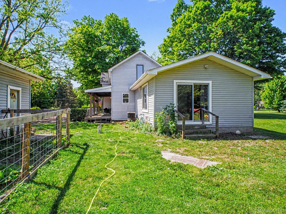 5272 W Frances Road Vienna Charter Township, MI 48420