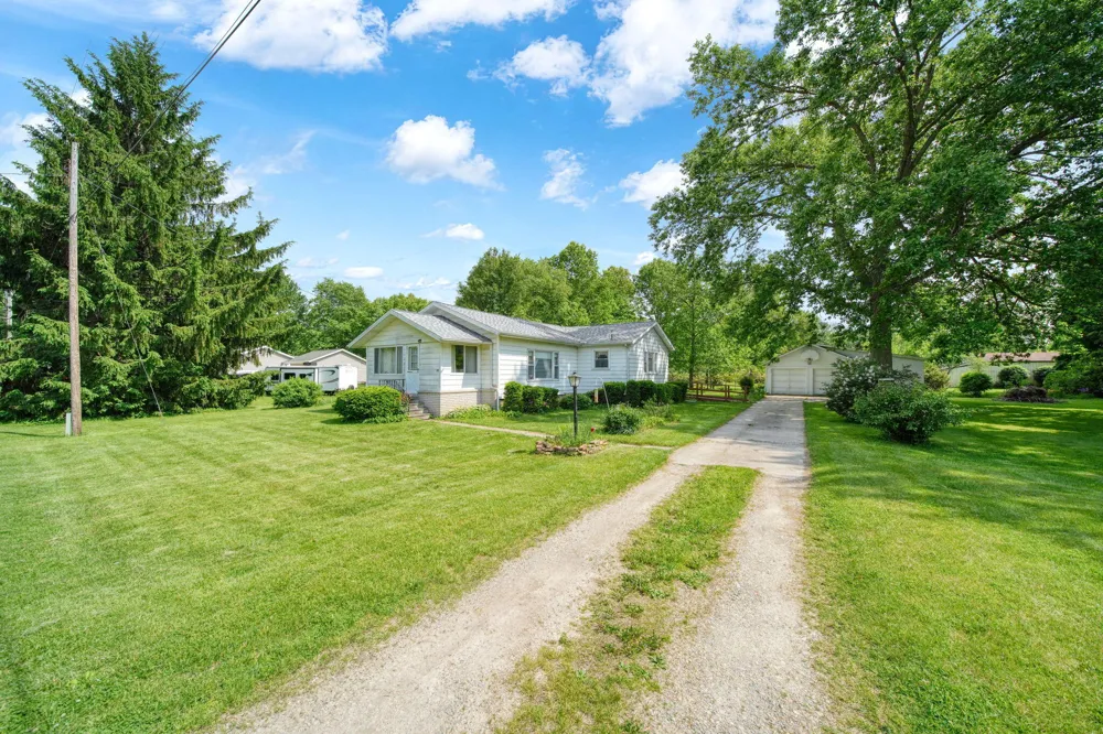 225 Center Court Napoleon Township, MI 49201