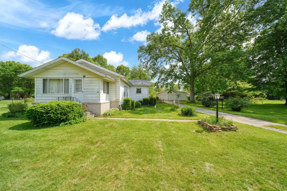 225 Center Court Napoleon Township, MI 49201