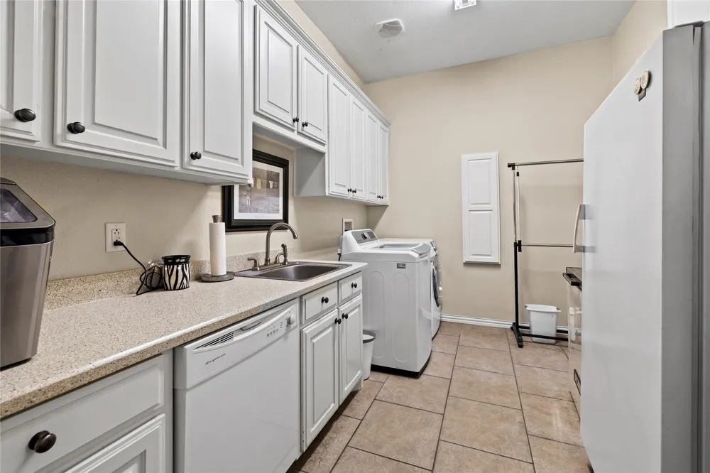 8597 Fallow Run Larue, TX 75770