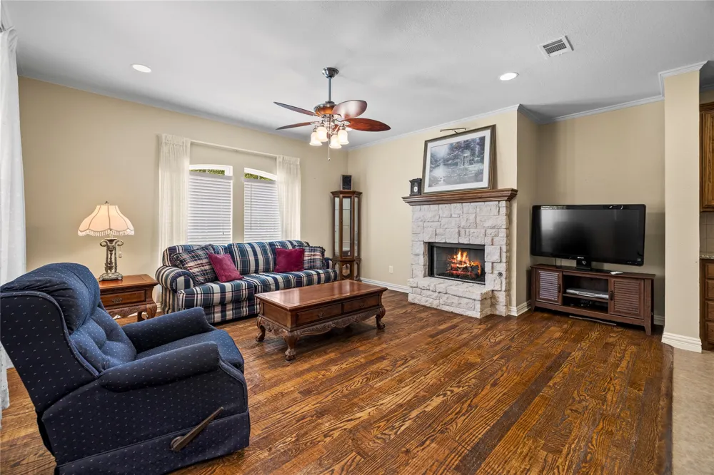 8597 Fallow Run Larue, TX 75770