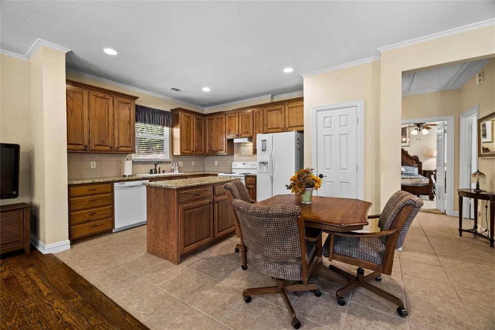 8597 Fallow Run Larue, TX 75770