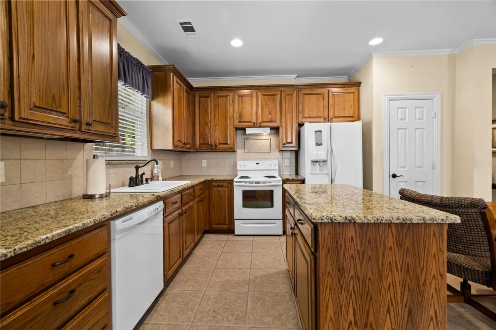 8597 Fallow Run Larue, TX 75770