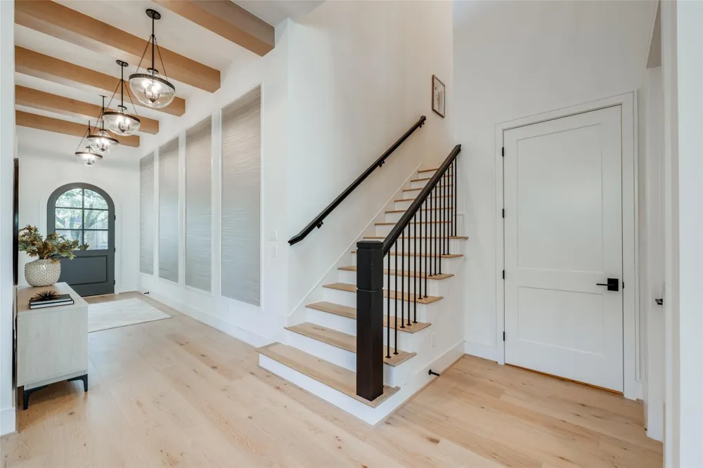 1002 E 6th 1/2 Street Houston, TX 77009