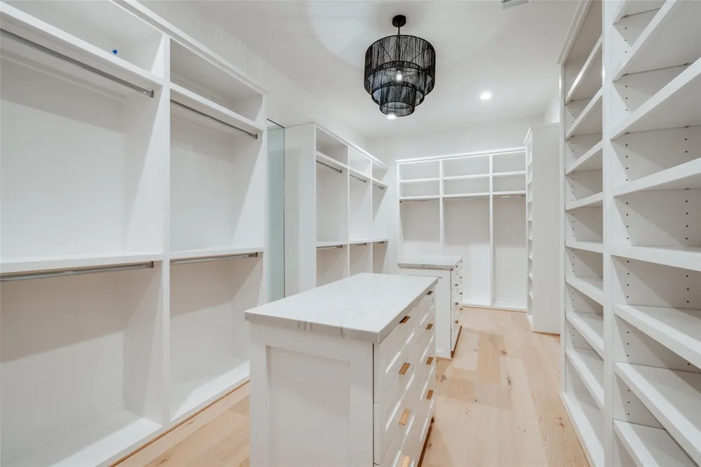1002 E 6th 1/2 Street Houston, TX 77009