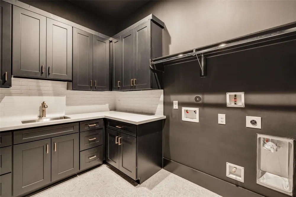 1002 E 6th 1/2 Street Houston, TX 77009