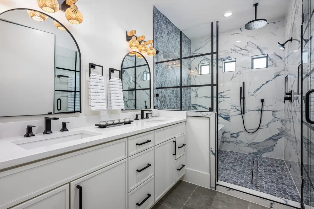 631 Rolling Oaks Stafford, TX 77477